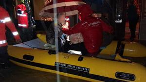 Pluges de més de 250 litres per metre quadrat provoquen rescats, desallotjaments i desborden rius i barrancs sense causar danys personals a València