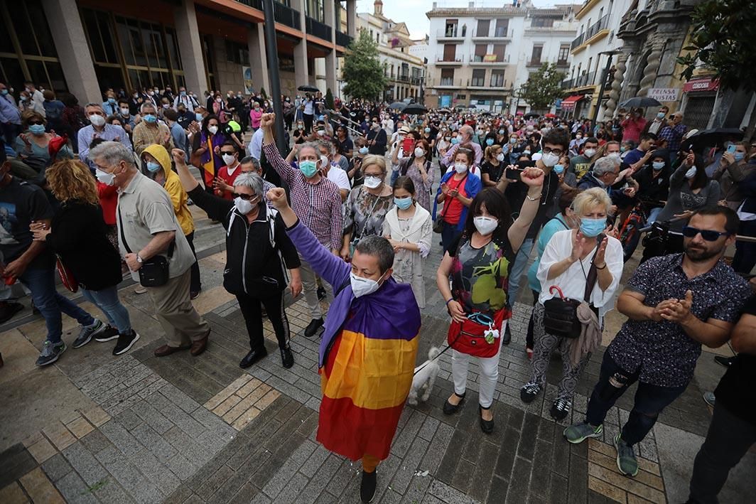 Adiós a Julio Anguita: Córdoba despide entre aplausos a su primer alcalde de la democracia