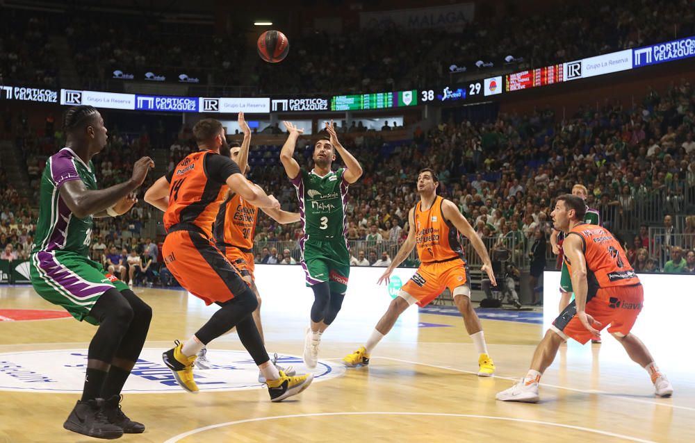 El conjunto de Luis Casimiro, con un inspirado Alberto Díaz (20 puntos), debuta en la Liga Endesa imponiéndose al Valencia Basket