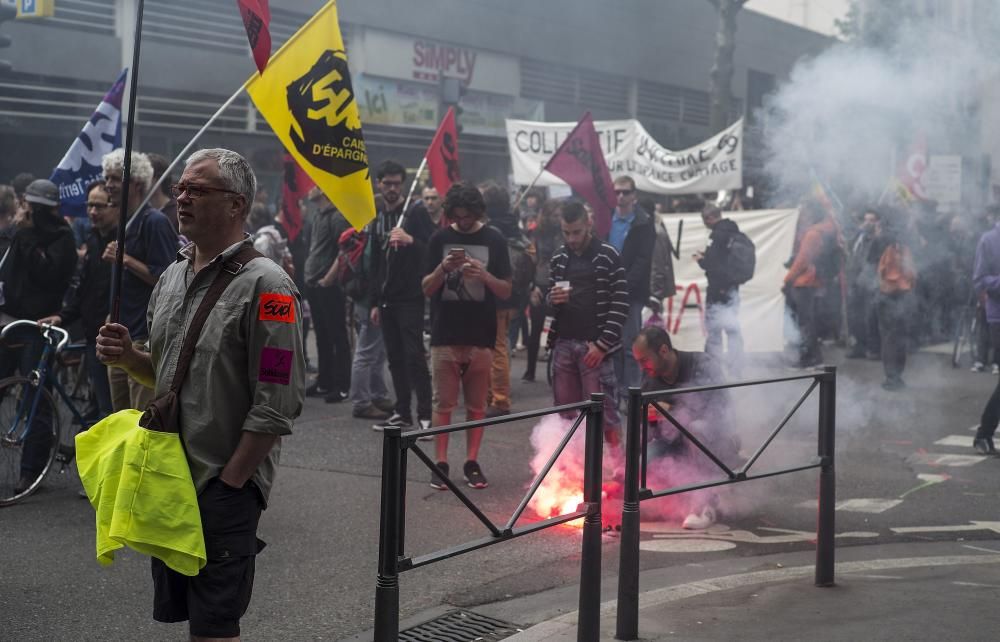 Batalla campal en París por la reforma laboral