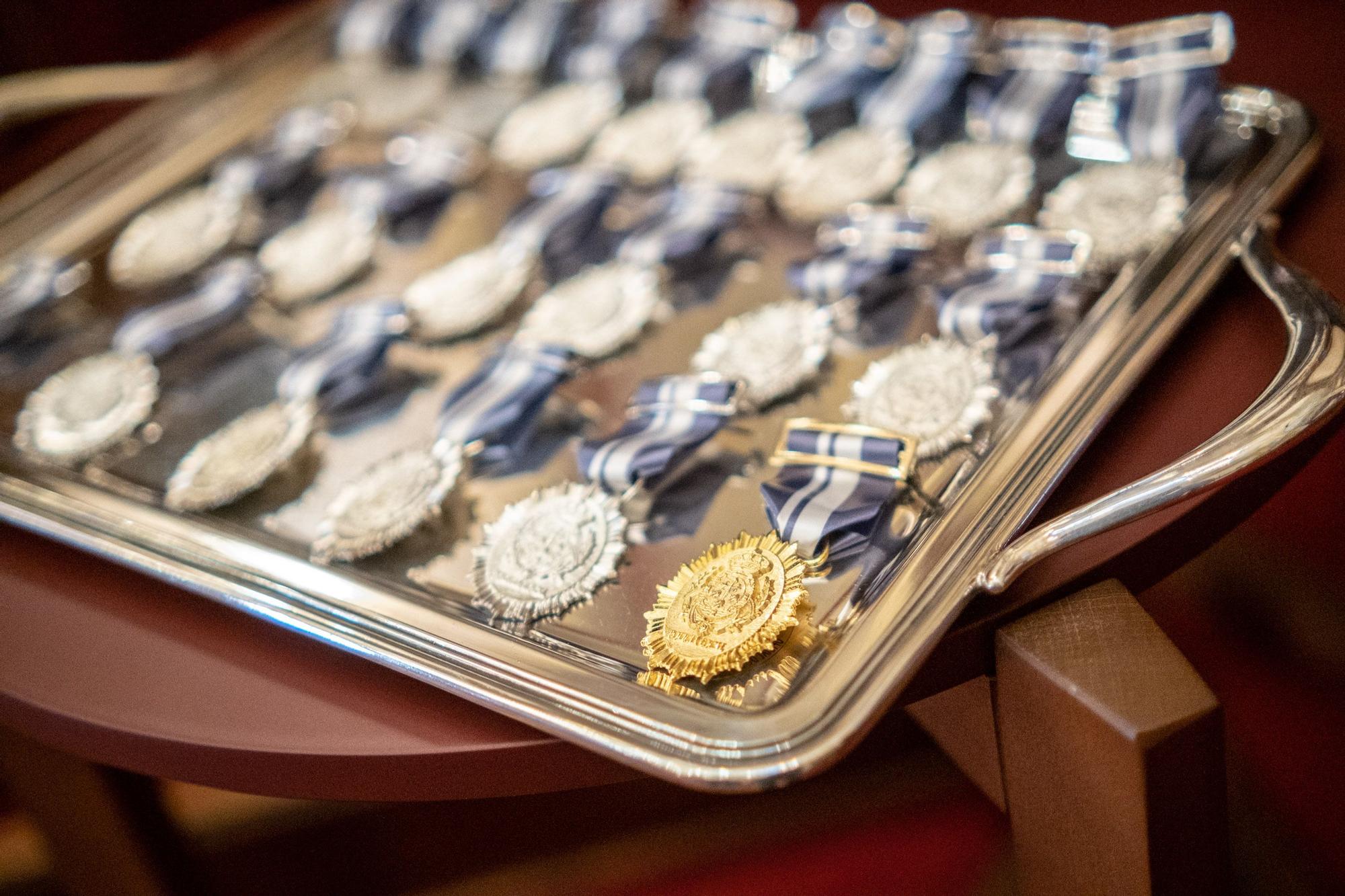 Entrega medallas a la Policía Local Santa Cruz