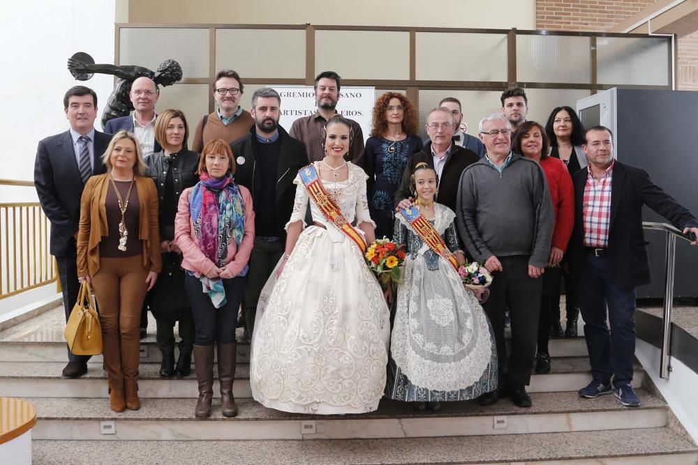 Visita de Ribó y las Falleras Mayores a la Ciudad del Artista Fallero