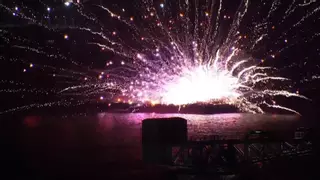 Un espectáculo de fuegos artificiales en Japón termina mal: dos barcos incendiados y cinco trabajadores afectados