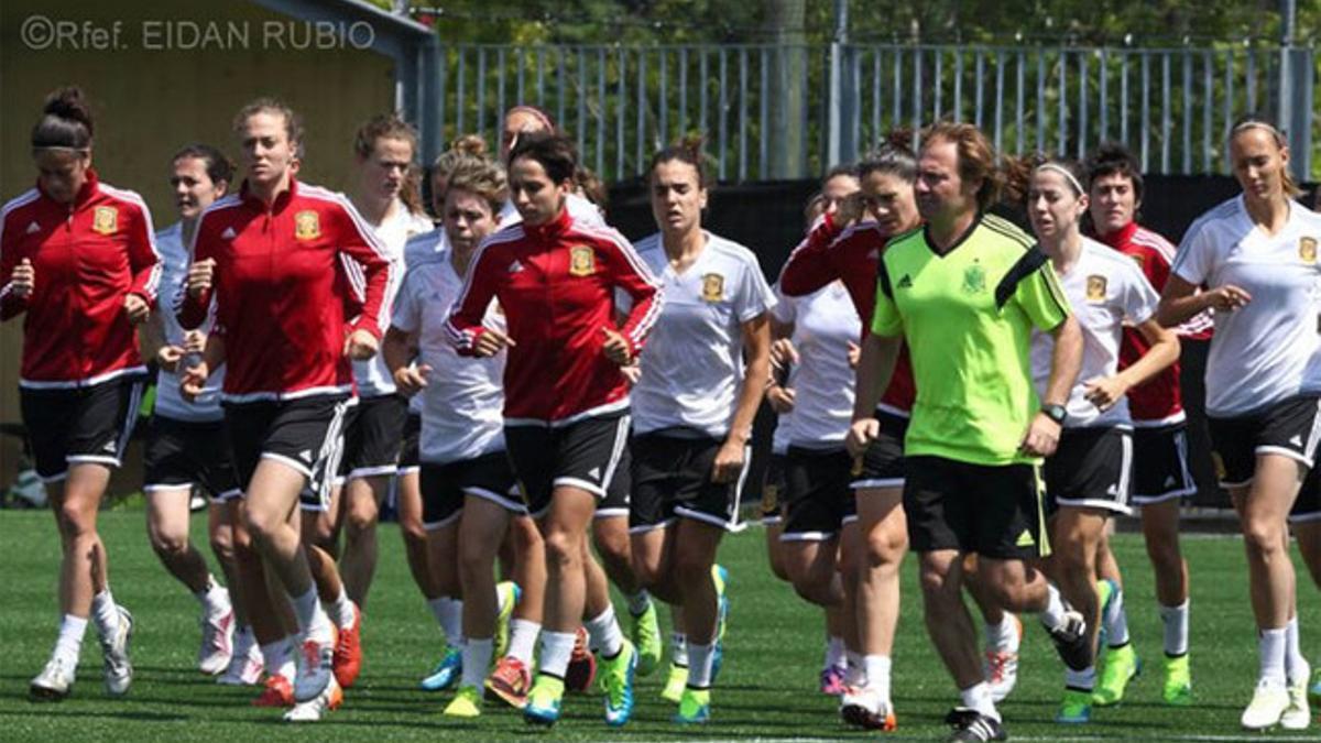 España prepara el partido ante Brasil