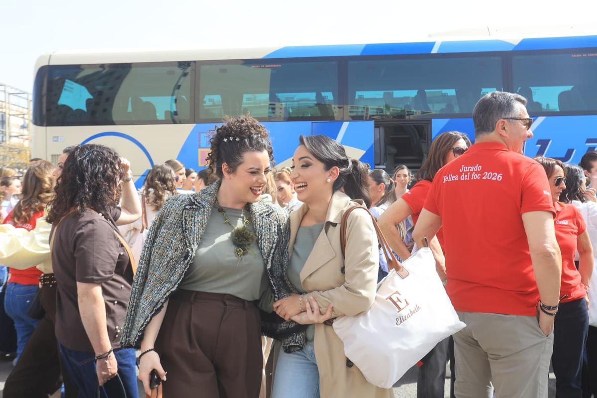 Salida de las convivencias de las candidatas a Bellea del Foc de Alicante hacia Toledo Salida de las convivencias de las candidatas a Bellea del Foc de Alicante hacia Toledo