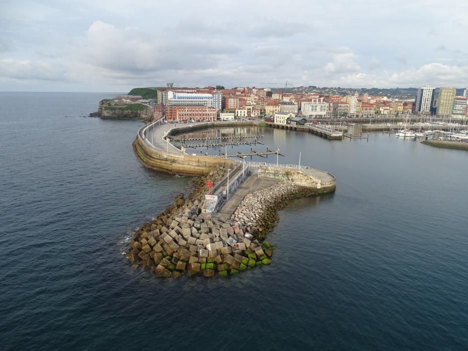 Gijón desde el aire y en cuarentena