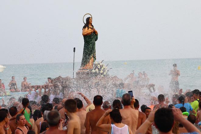 Emoción, fe y más de seis siglos de historia: Moncofa vibra con el multitudinario desembarco de su patrona