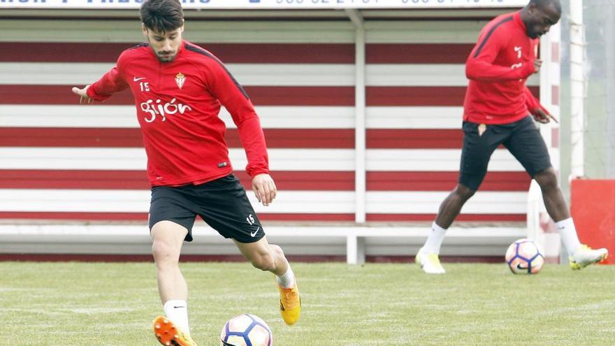 Roberto Canella, durante un entrenamiento del Sporting.