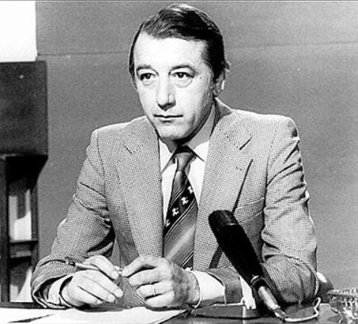 José Félix Pons a EL PERIÓDICO, el 2002, visionant un partit entre el Barça i el Madrid. José Félix Pons a EL PERIÓDICO, el 2002, visionant un partit entre el Barça i el Madrid.