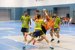 El Trasmapi HC Eivissa logra su primera victoria ante un combativo Zamora