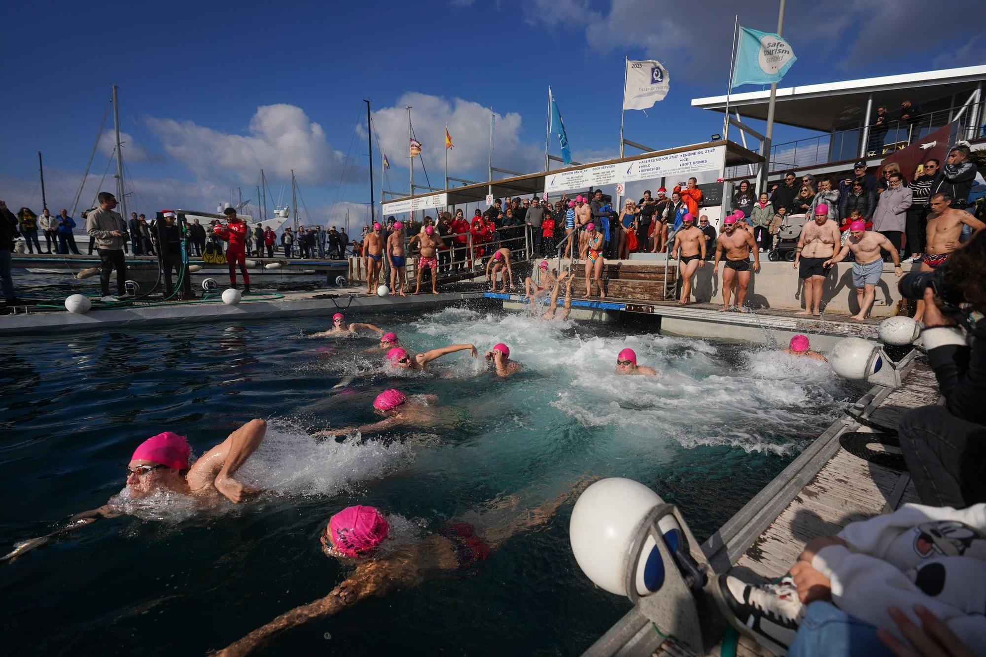 Todas las imágenes de la Copa de Nadal de natación en Ibiza