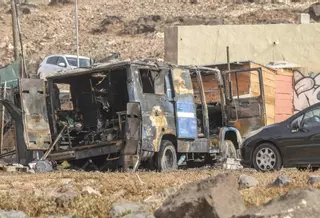 Un vecino de Carrizal muere en el incendio de una furgoneta en Telde