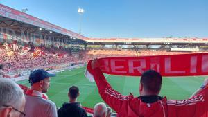 El interior del estadio de Alte Försterei en un día de partido