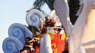 La Viñuela estrena una cabalgata de Reyes Magos con seis carrozas