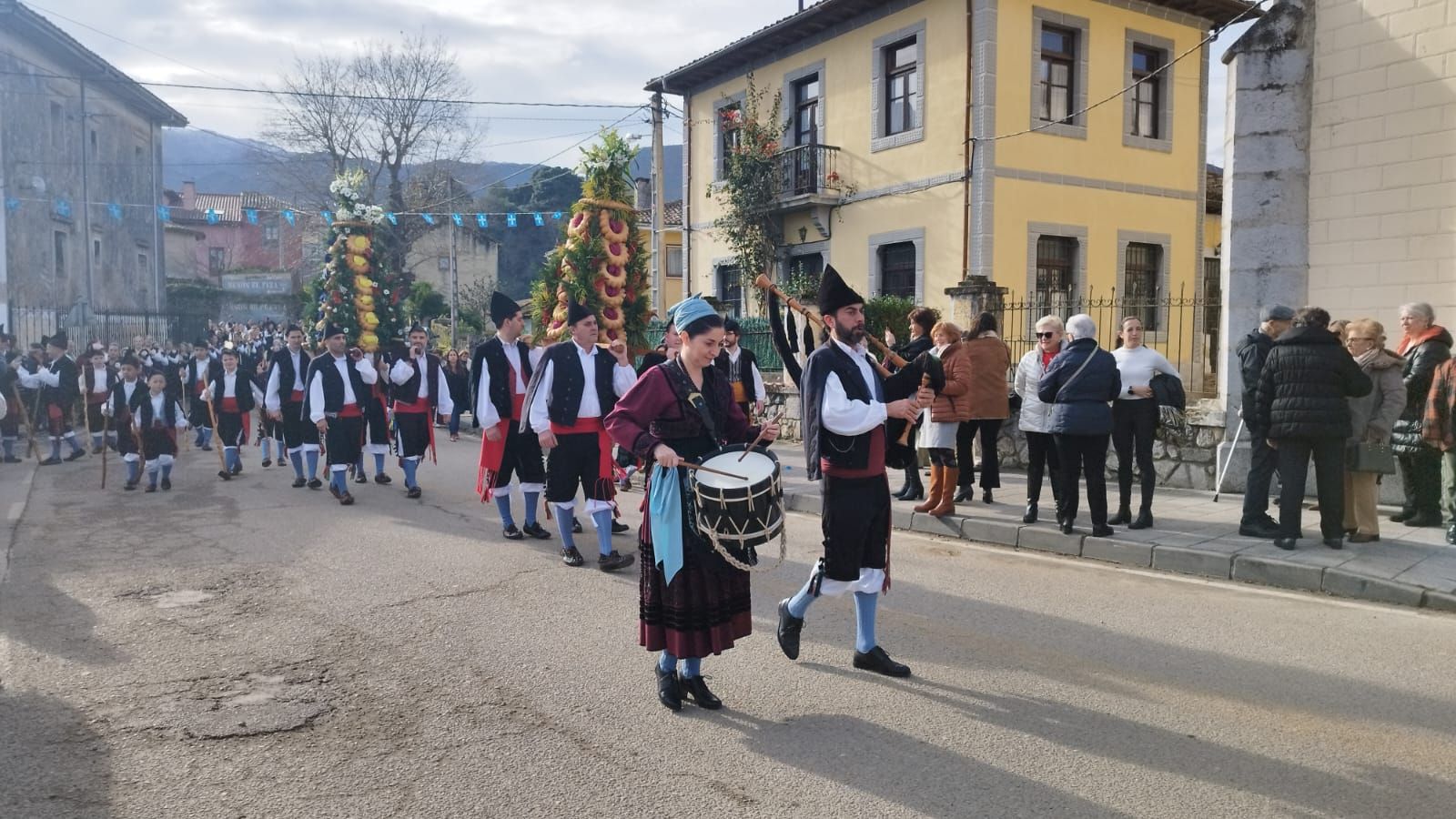 Porrúa celebra su primera fiesta del año por San Julián y Santa Basilisa