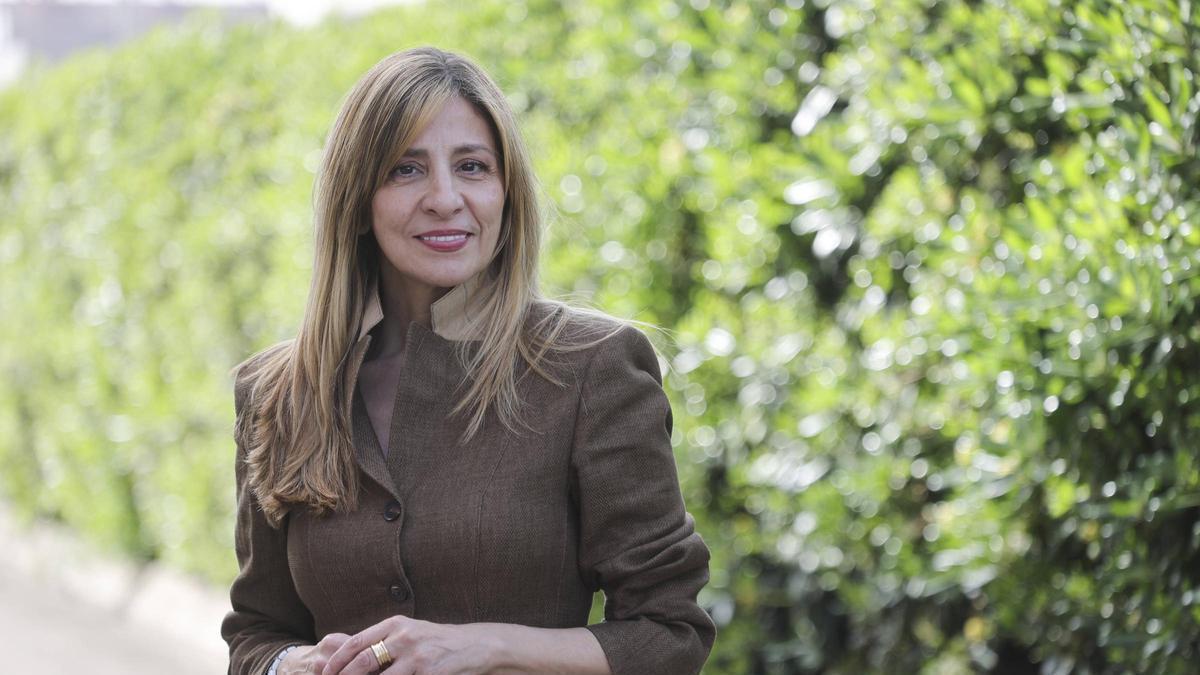 Reyes Monforte publica la novela "La mirada del mal"