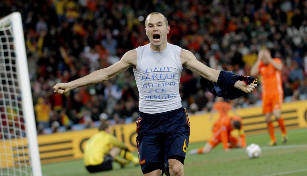 Andrés Iniesta celebra el gol de la victoria del Mundial de España en Johannesburgo el 11 de julio de 2010