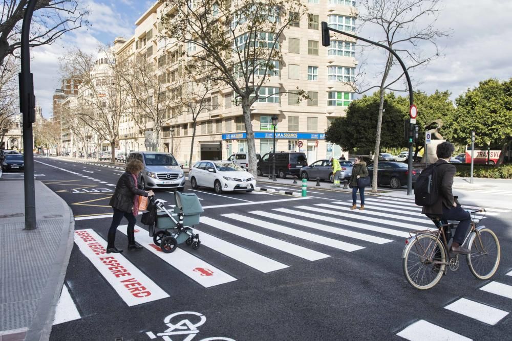 La avenida de Navarro Reverter ya tiene carril bus en ambos extremos de la calzada