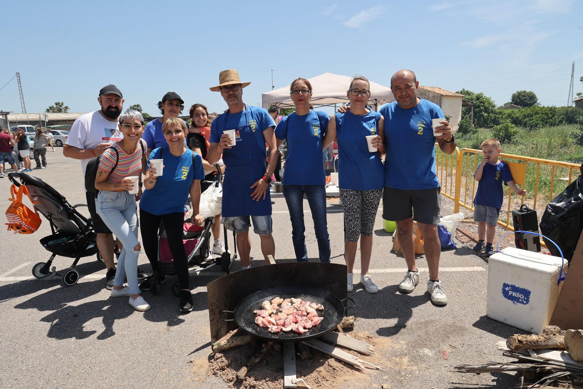 Mil trescientos castellonenses disfrutan del sol y las paellas en el Segon Molí