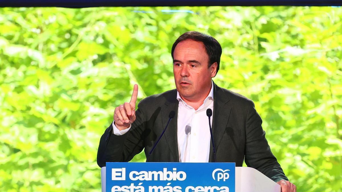 Llorca anuncia medidas para reducir las ratios y mejorar la climatización de las aulas