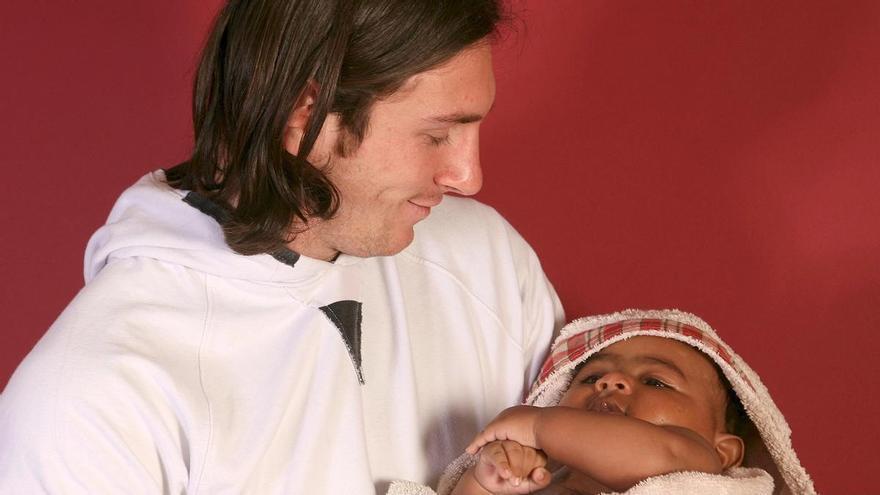 ¿Cuál es la verdad de la foto de Leo Messi con Lamine Yamal que da la vuelta al mundo?