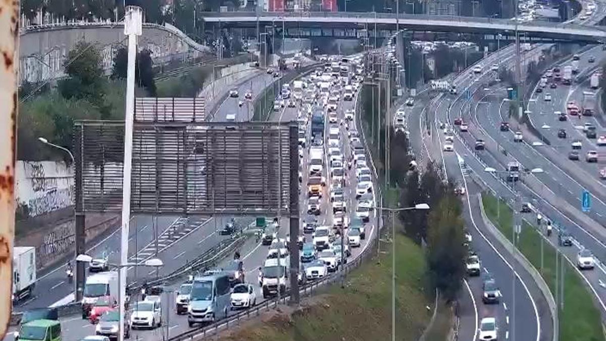 Tráfico en la C-58 cerca del Nus de la Trinitat