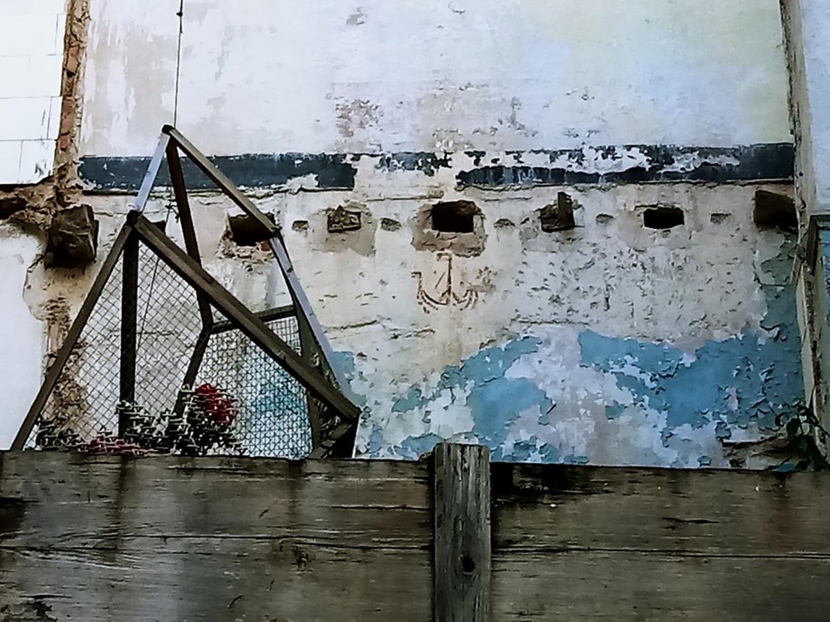 Grafitti del barco en la calle Bolsería.