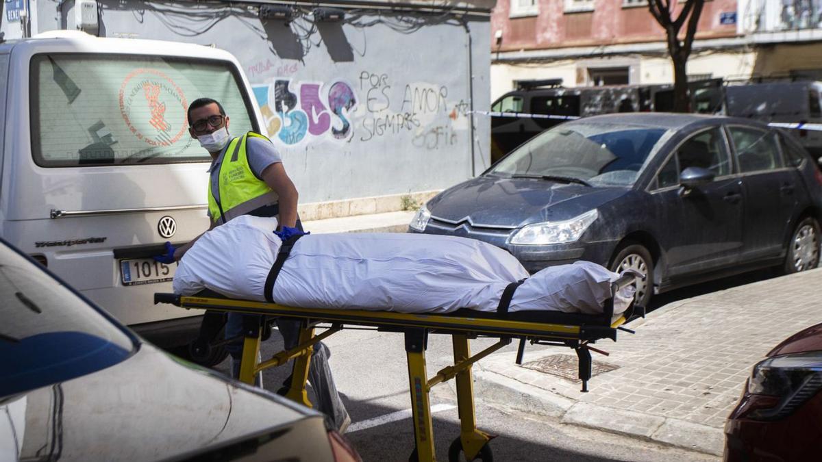 El cadáver de Edgar T. G. presentaba múltiples heridas incompatibles con la vida. | GERMÁN CABALLERO