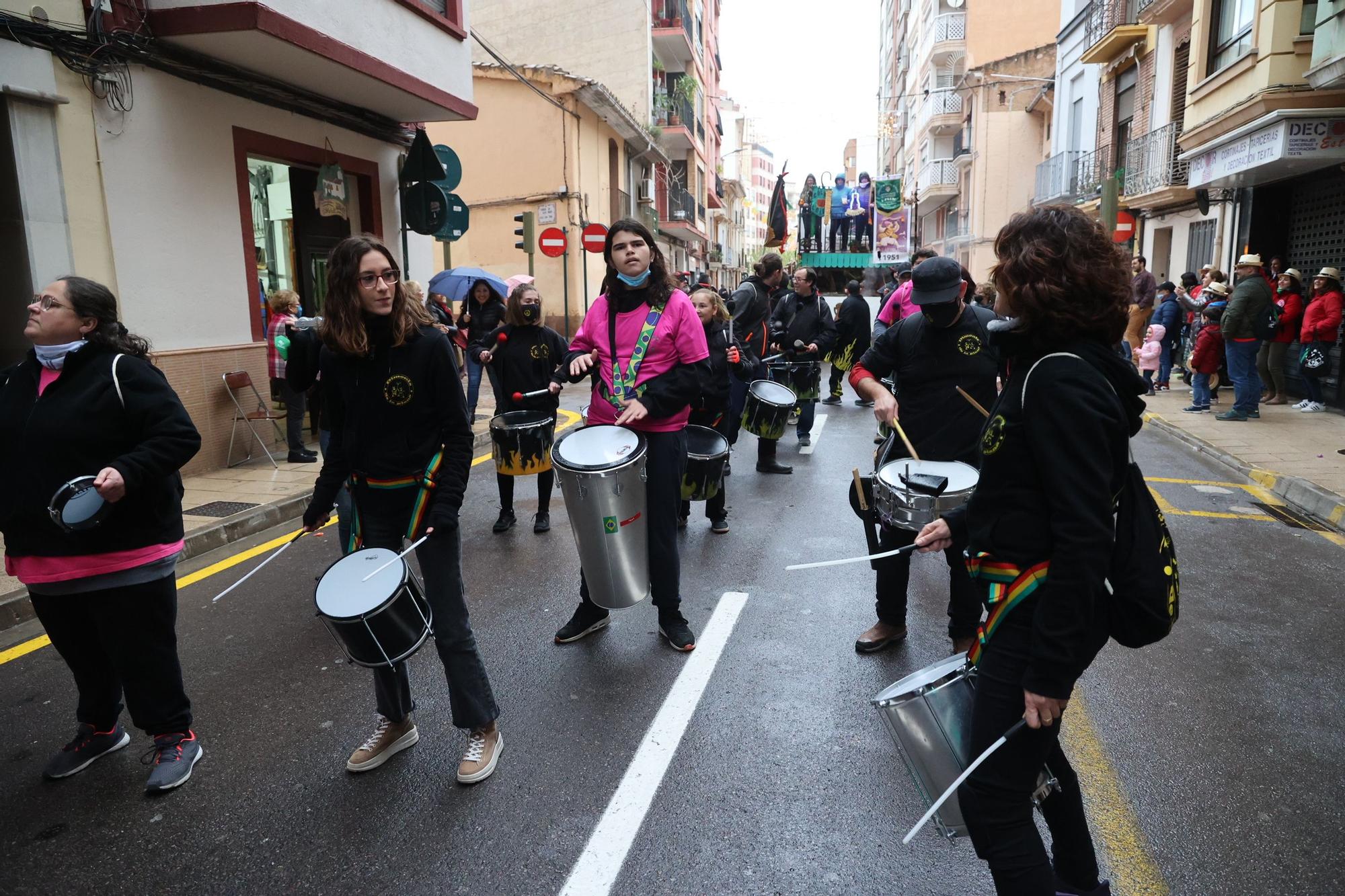 Las mejores imágenes del desfile de carros engalanados y collas de la Magdalena