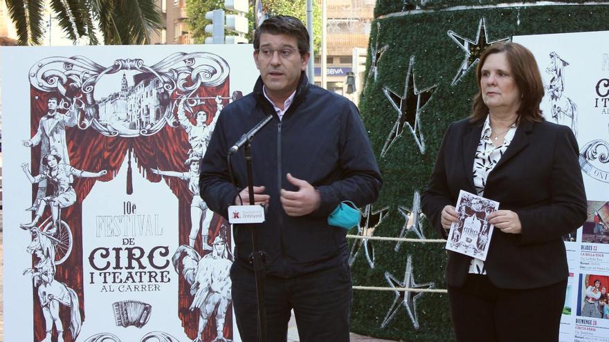 Jorge Rodríguez y Sayo Gandia presentan el X Festival de Circo y Teatro en la Calle de Ontinyent.