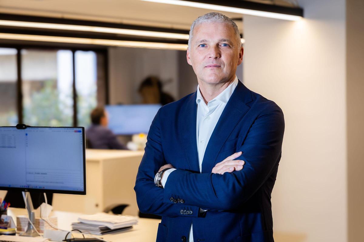 Javier Timoner, fundador y CEO de SFI Consulting, en las oficinas de la compañía en València.