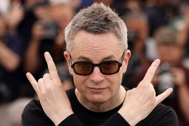Nicolas Winding Refn se hurga en el ombligo en 'Her Private Hell' en Cannes, un exceso de estilo tras su grave problema cardiaco