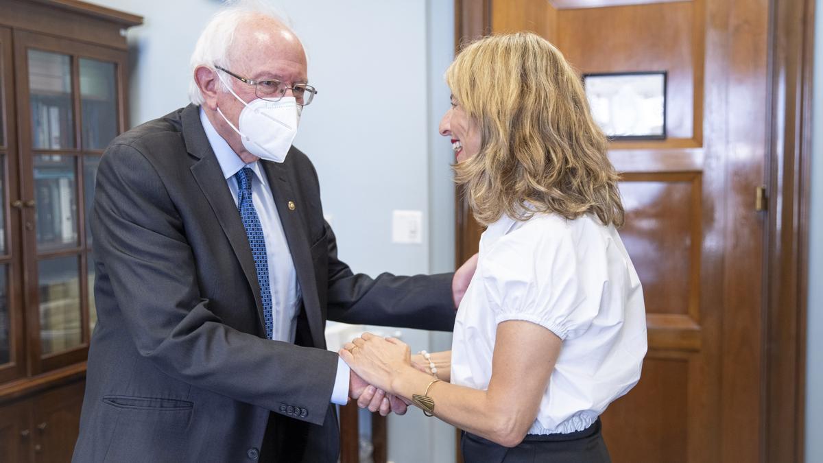 Yolanda Díaz se reúne en Washington con Bernie Sanders