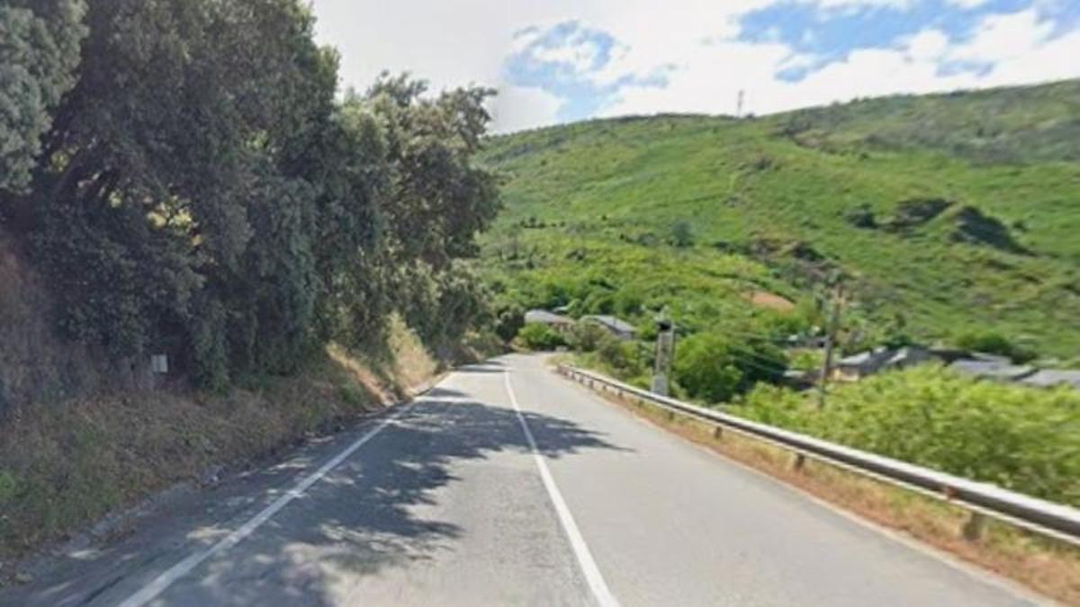 El siniestro ocurrió en el kilómetro 46,3 de la N-536, en Valdeorras.