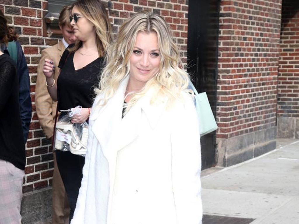 Mal rollo entre Kaley Cuoco y sus compañeros