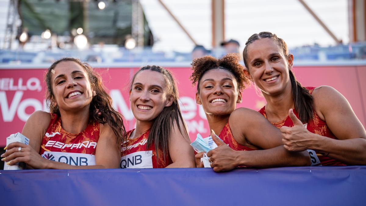 Maribel Pérez, Paula Sevilla, Jaël Bestué y Sonia Molina-Prados, del Equipo Español, en la primera ronda de 4x100 metros durante el Campeonato del Mundo de atletismo al aire libre, a 22 de julio de 2022 en Eugene, Oregón, Estados Unidos. de julio de 2022 en Eugene, Oregón, Estados Unidos.