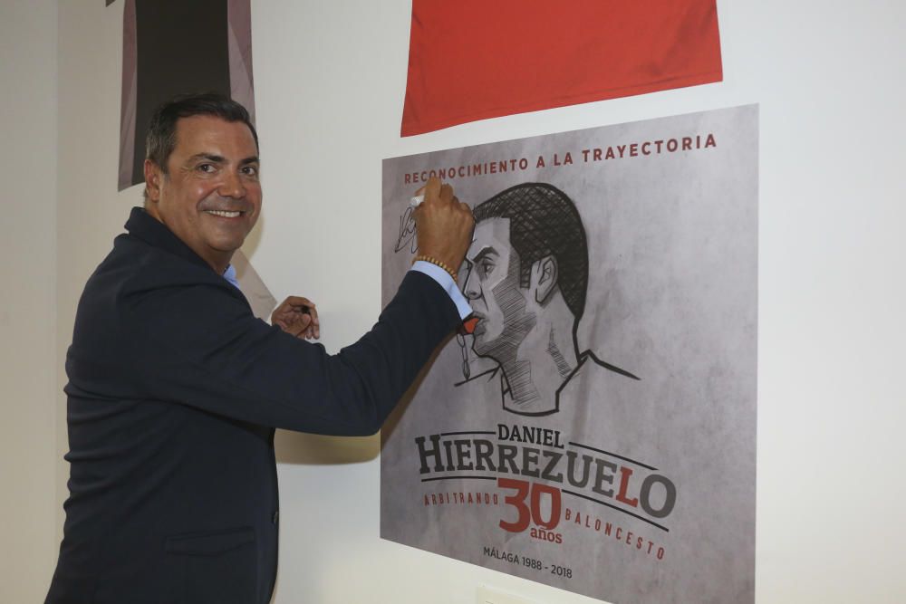 Homenaje al árbitro de baloncesto Daniel Hierrezuelo