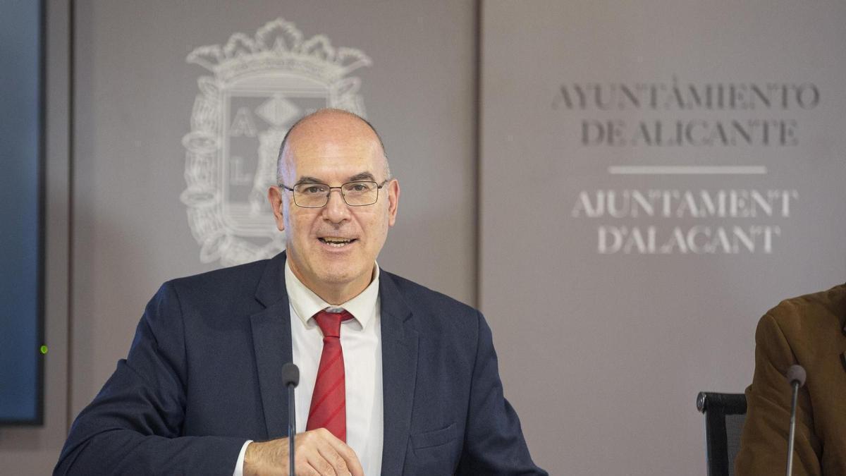El vicealcalde de Alicante, Manuel Villar, en una imagen de archivo