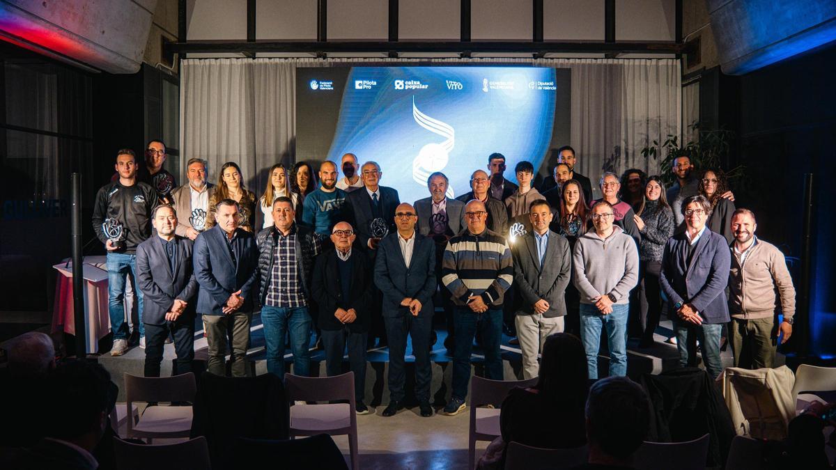 Premiats, premiades i autoritats en la Gana Anual de la Pilota.