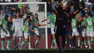 El Levante asume que su destino es Segunda (2-4)