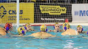 Los jugadores del Barceloneta, antes de un partido