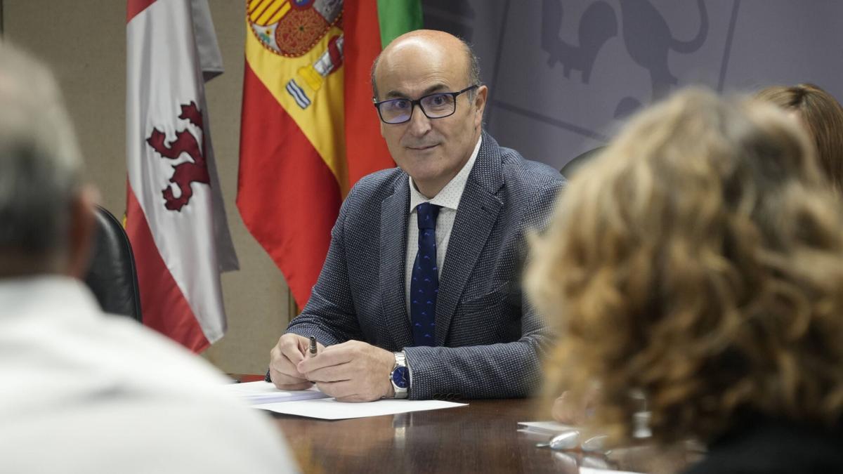 El delegado territorial, Fernando Prada, preside la Comisión Territorial de Coordinación