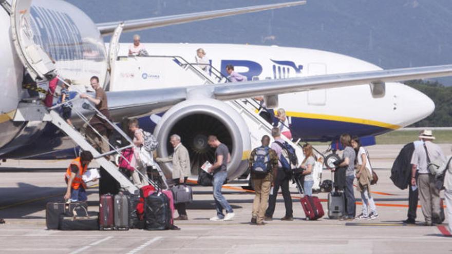 L&#039;aeroport de Girona podria quedar completament desert a l&#039;abril si no es busca una alternativa /