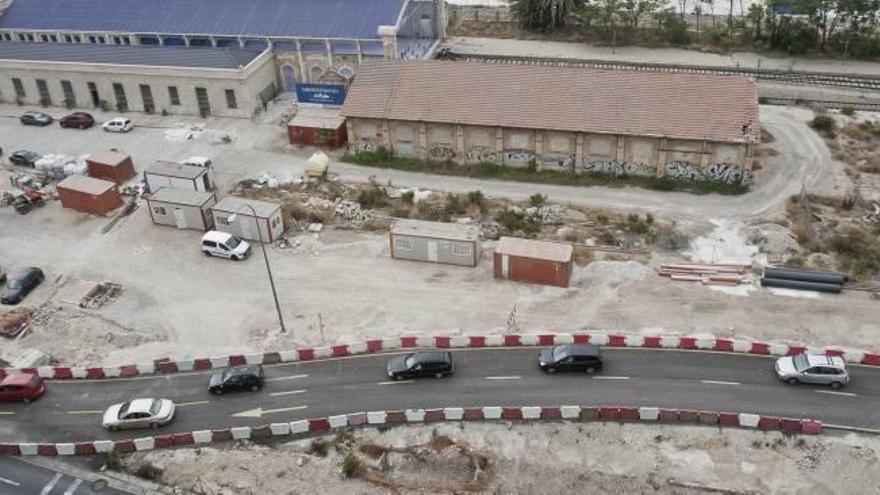 Panorámica del desvío de tráfico realizado a la altura de Casa Mediterráneo, donde están las casetas de obra