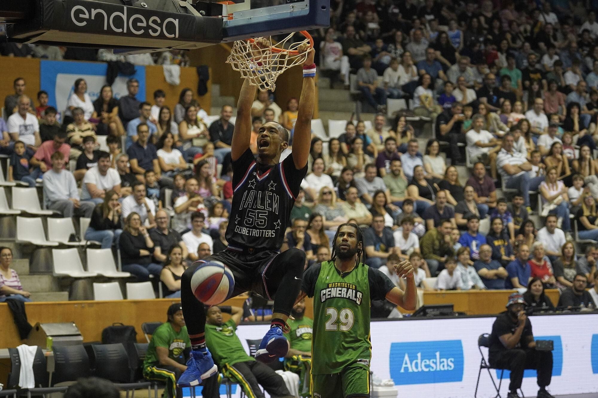 Girona. Fontajau partit dels Harlem Globetrotters