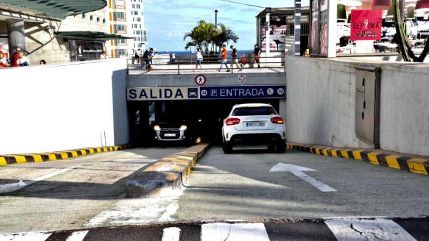 El &#039;parking&#039; de la avenida Tres de Mayo dispone de unas 700 plazas de aparcamiento.