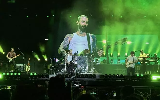 Las mejores imágenes de Maroon 5 en su debut en Icónica Santalucía Sevilla Fest