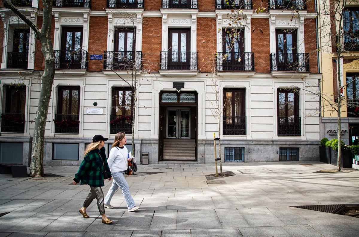 Imagen de la entrada al edificio de Plaza de la Independencia, 2. 