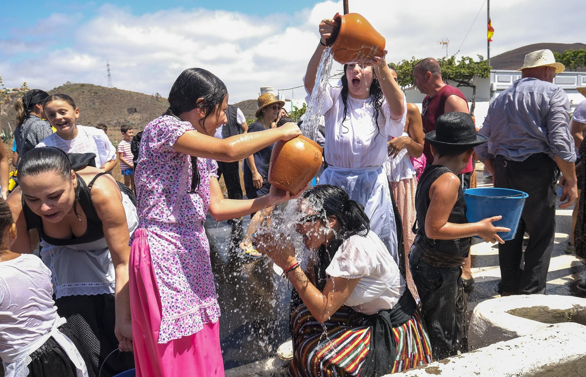 Traída del agua infantil en Lomo Magullo