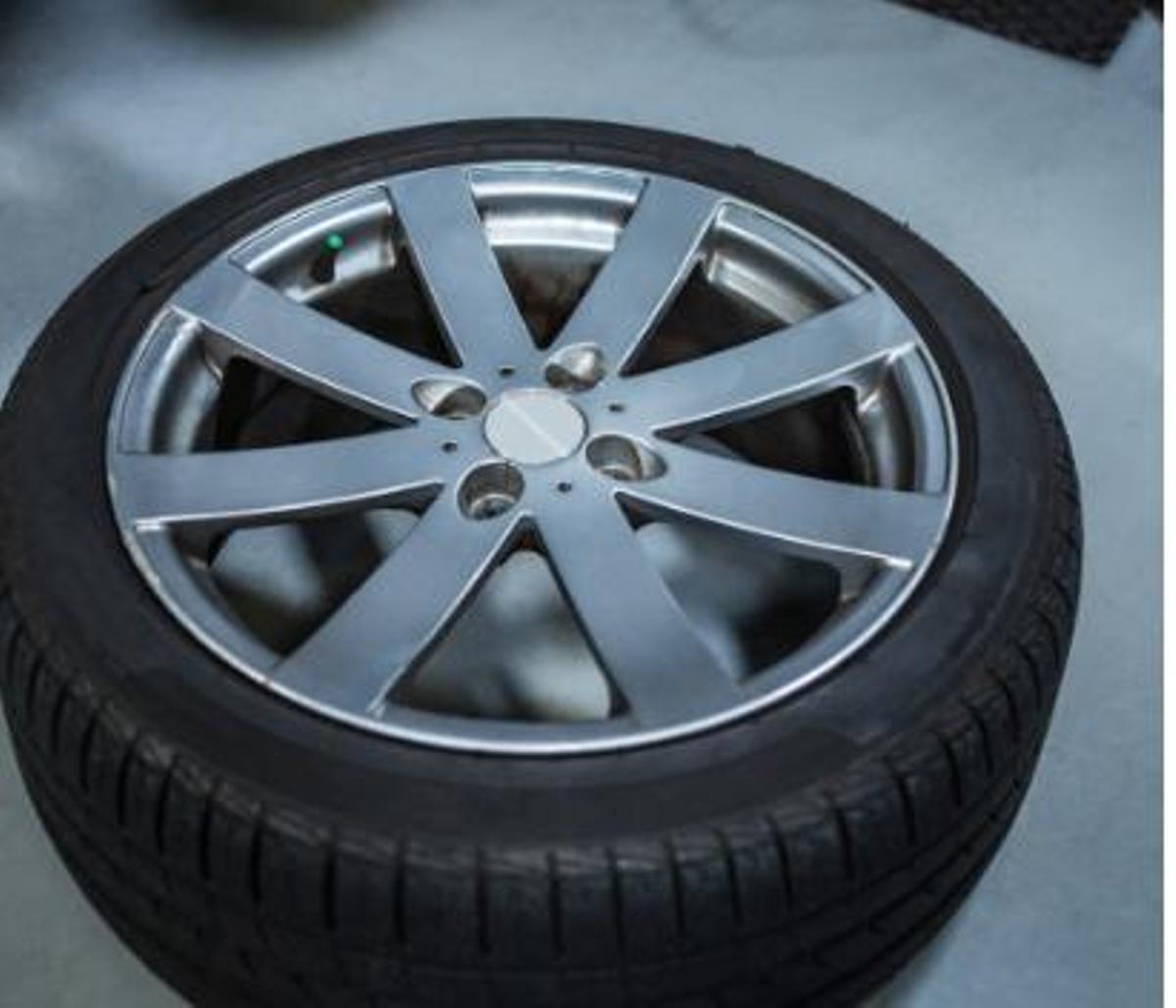 Tens roda de recanvi i kit de reparació?